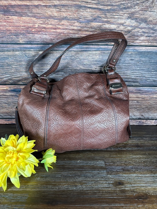 b. makowsky Handbags - B. Makowsky brown leather shoulder bag with a textured, woven embossed pattern.